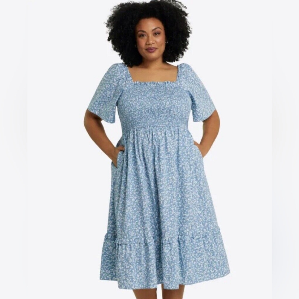 Deana Smocked Dress in Bluebell Floral
